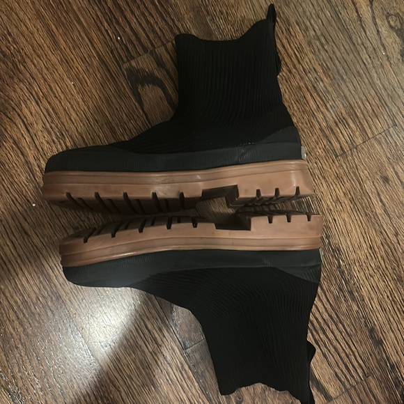 Everlane Sweater Boot - Picture 4 of 6